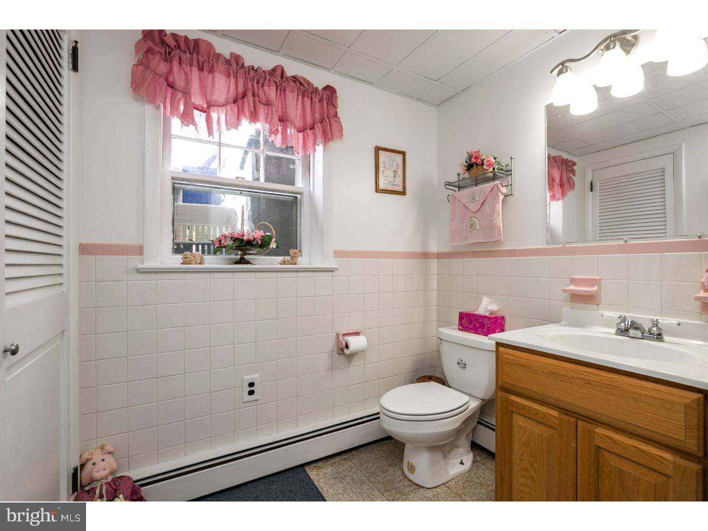 1037 Kulp Road Pottstown, PA 19465 - Photo 24 of 25 Bathroom