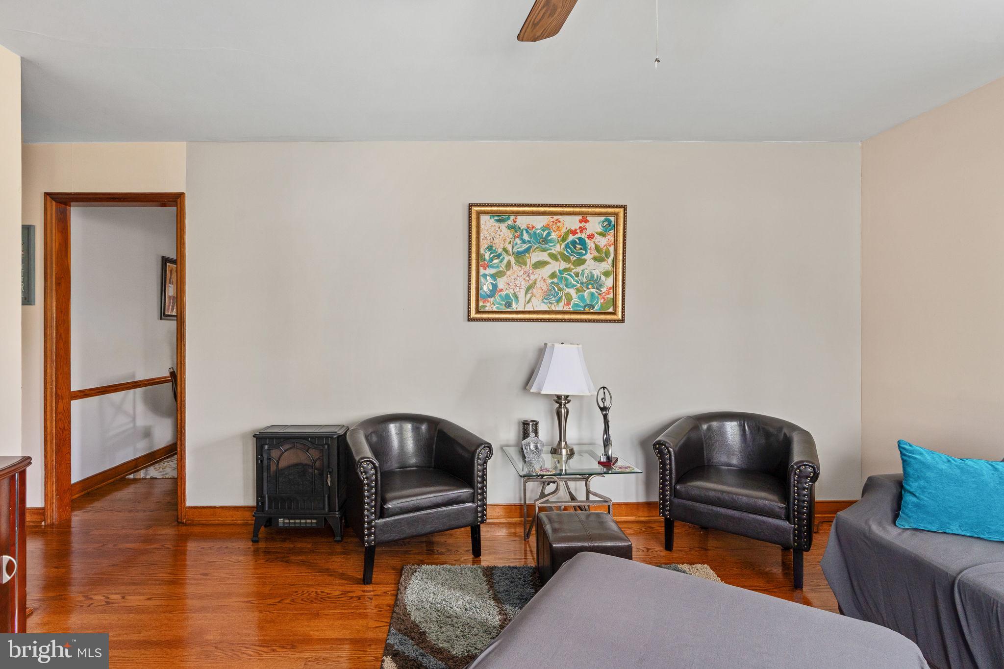 1440 Holly Farm Road Burkeville, VA 23922 - Photo 13 of 52 Cozy living space with warm tones.