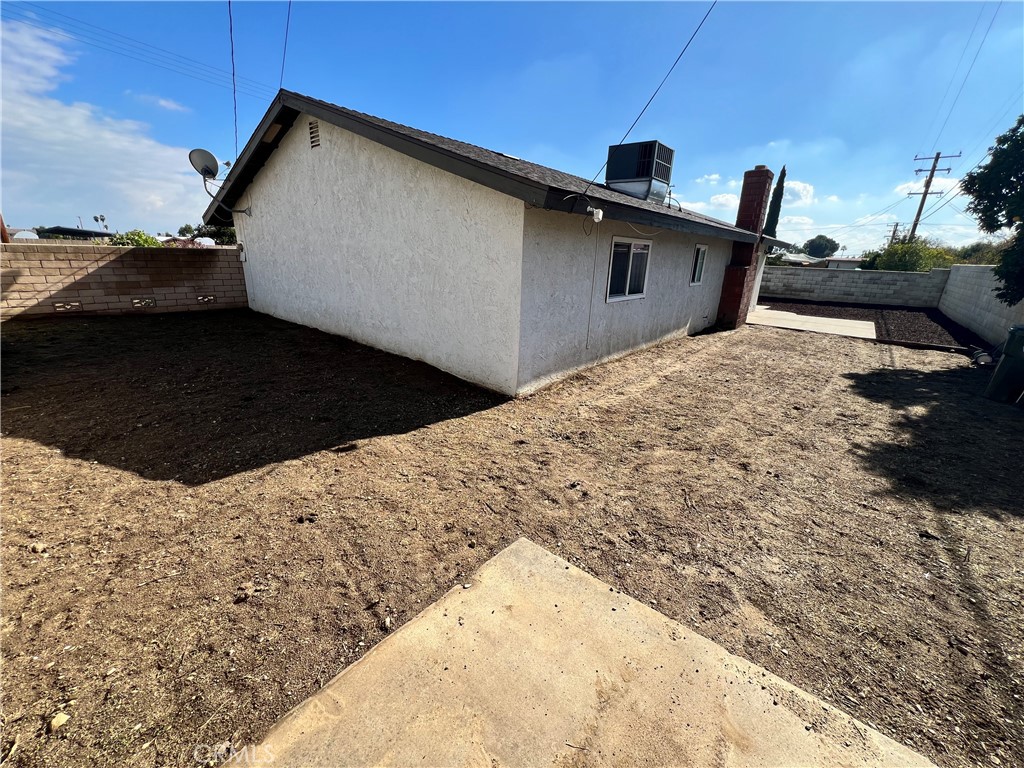 866 North Eucalyptus Avenue Rialto, CA 92376 - Photo 17 of 20 a view of roof deck with a yard