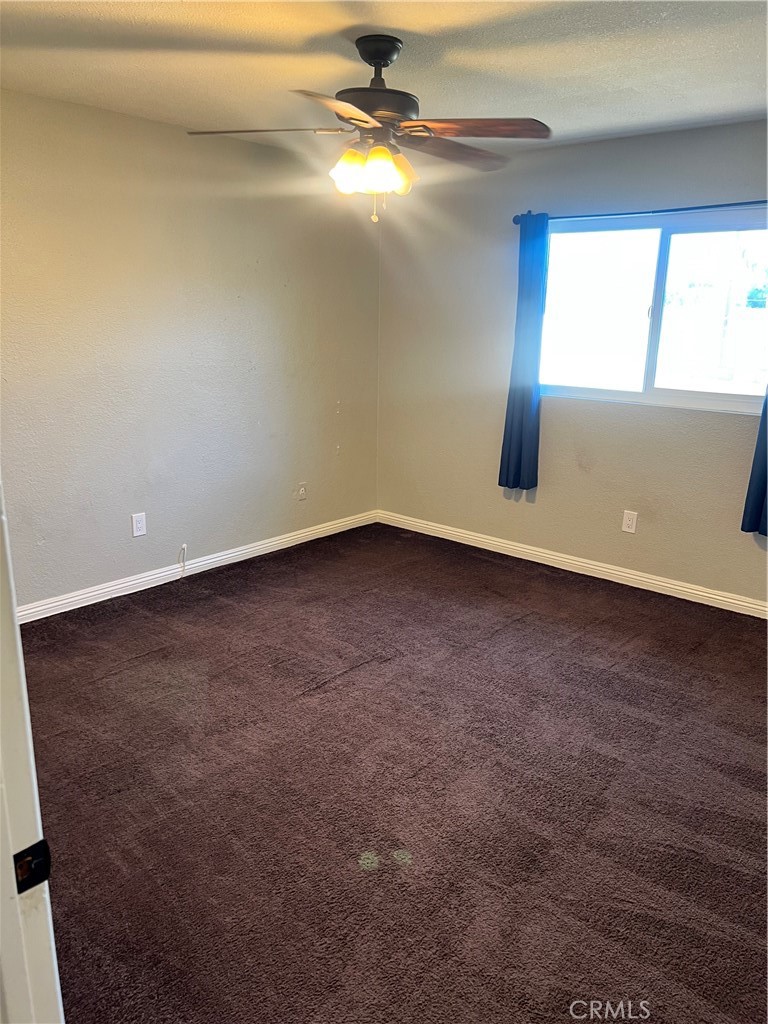 866 North Eucalyptus Avenue Rialto, CA 92376 - Photo 9 of 20 an empty room with a window