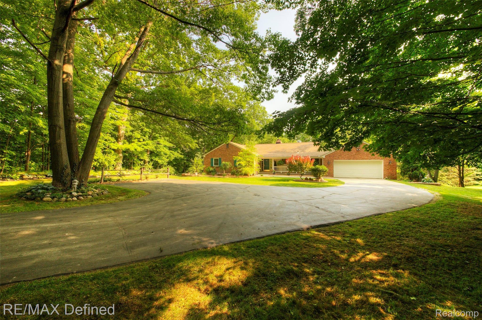 8175 Foster Road Clarkston, MI 48346 - Photo 5 of 65 930A5842_3_4.jpg