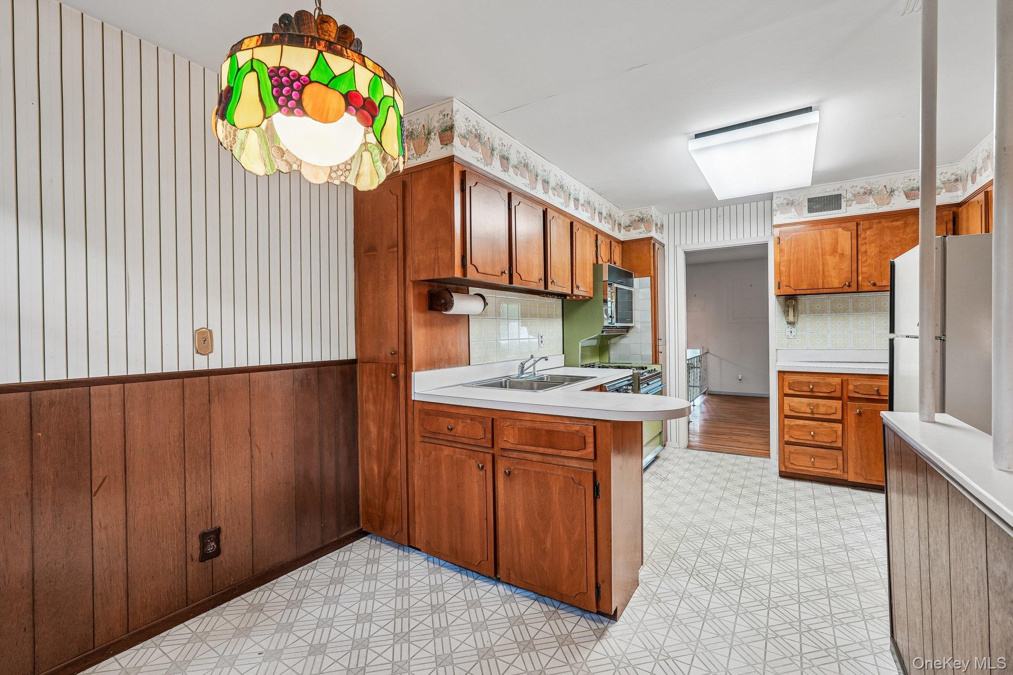 234 Duxbury Road Purchase, NY 10577 - Photo 10 of 29