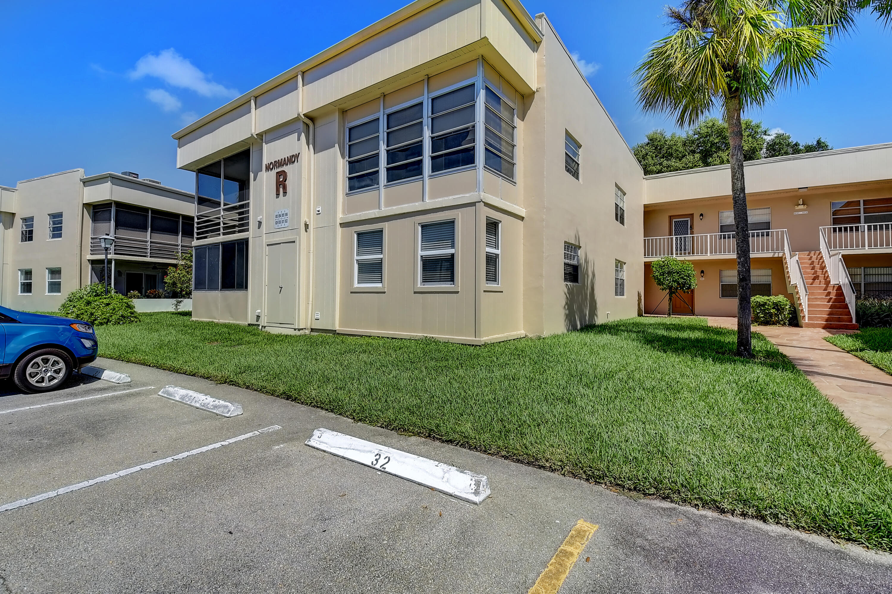 832 Normandy Trail Delray Beach, FL 33484 - Photo 3 of 46 01_dsc_1781_2_3_4_5