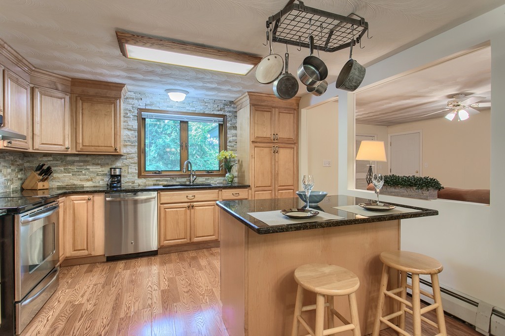 4 Samuel Road Chelmsford, MA 01824 - Photo 4 of 30
