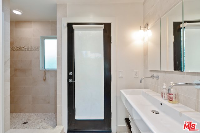 2286 El Contento Drive Los Angeles, CA 90068 - Photo 19 of 34