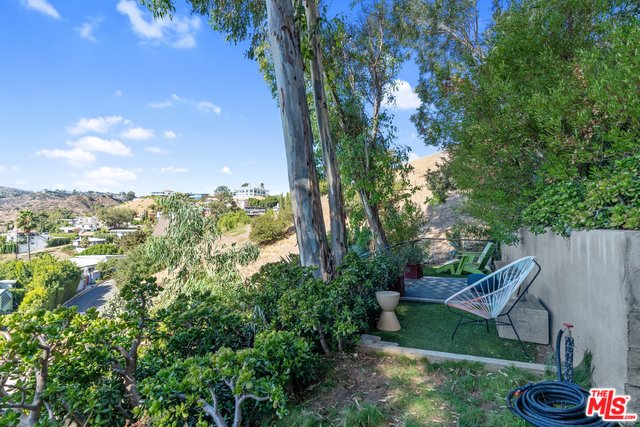 2286 El Contento Drive Los Angeles, CA 90068 - Photo 28 of 34