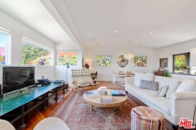 2286 El Contento Drive Los Angeles, CA 90068 - Photo 6 of 34