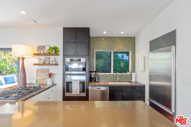 2286 El Contento Drive Los Angeles, CA 90068 - Photo 8 of 34