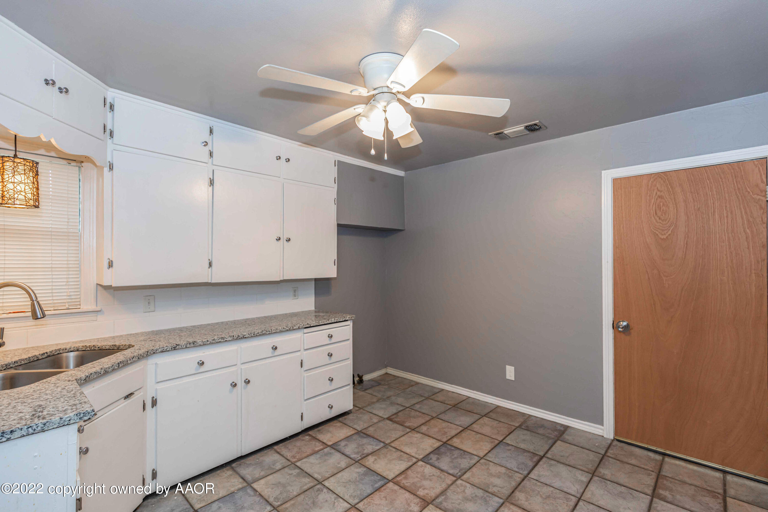 4302 Cline Road Amarillo, TX 79110 - Photo 14 of 26 KITCHEN 3