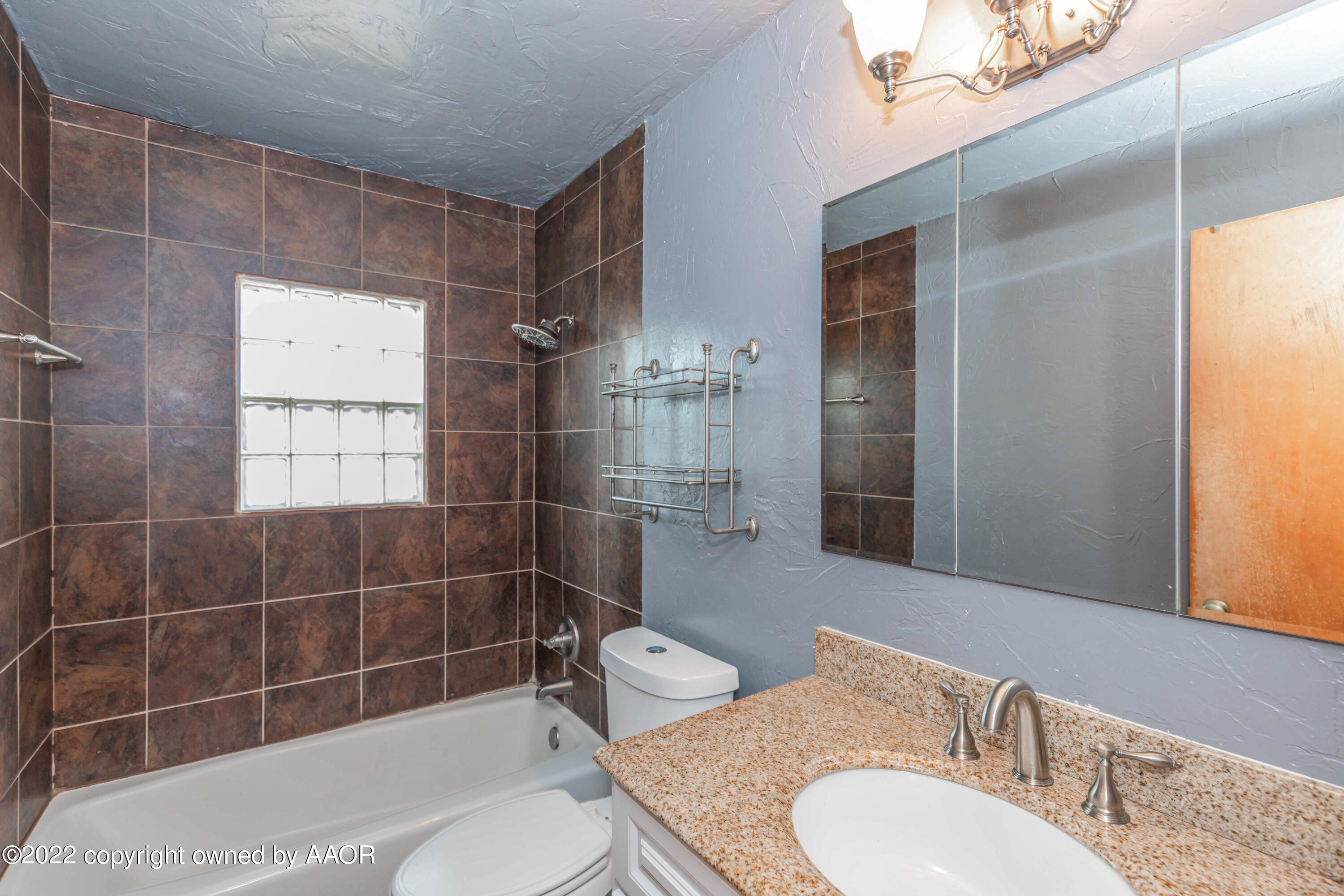 4302 Cline Road Amarillo, TX 79110 - Photo 17 of 26 BATHROOM