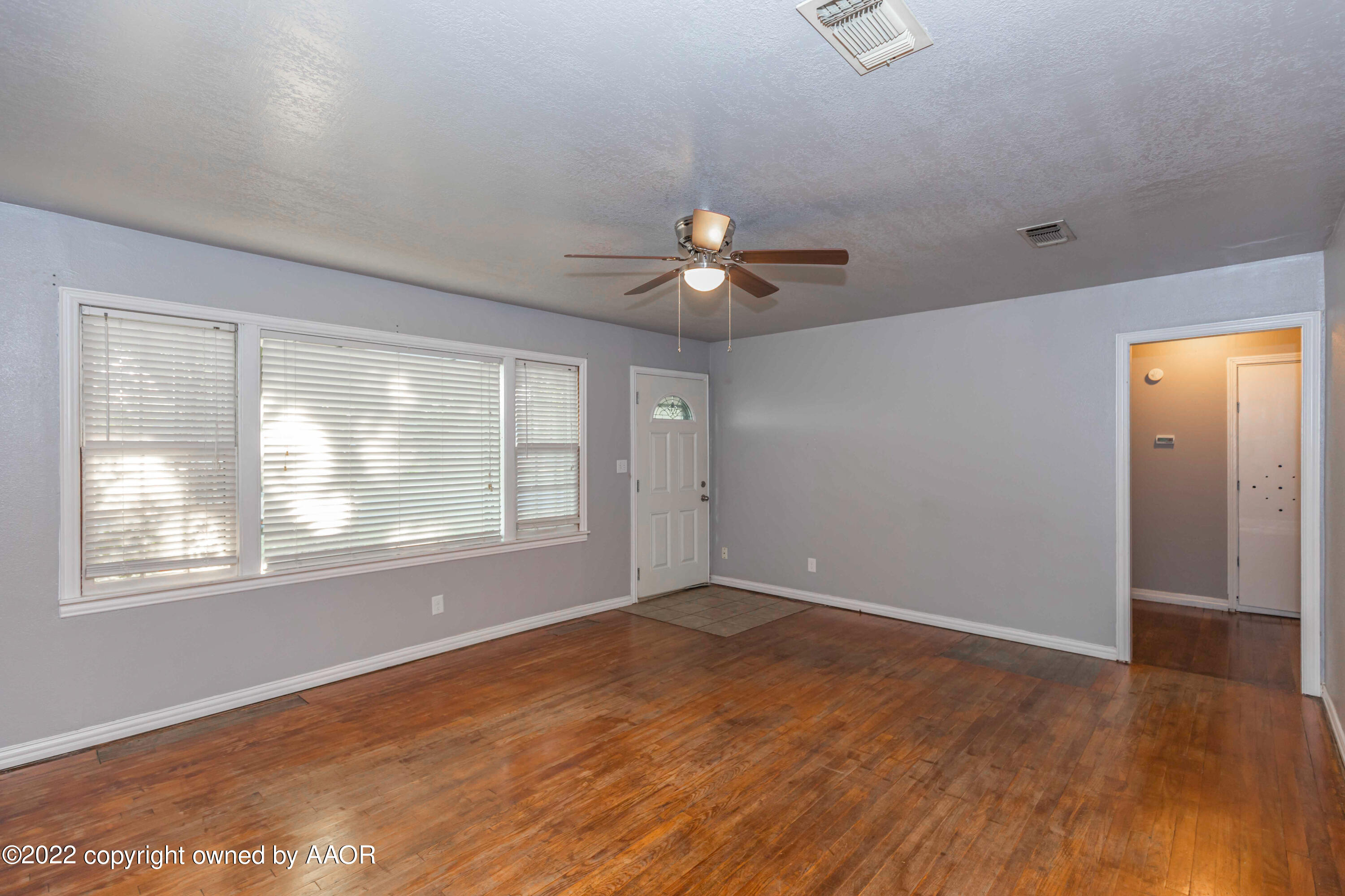 4302 Cline Road Amarillo, TX 79110 - Photo 7 of 26 LIVING ROOM 2