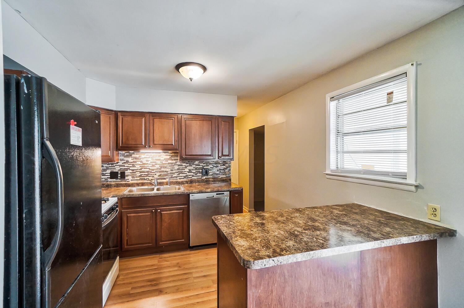 1597 South Hamilton Road Columbus, OH 43227 - Photo 16 of 34 50031043-0076_web