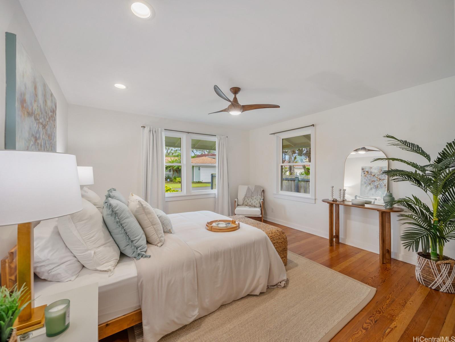 244 Awakea Road Kailua, HI 96734 - Photo 8 of 25 Primary Bedroom