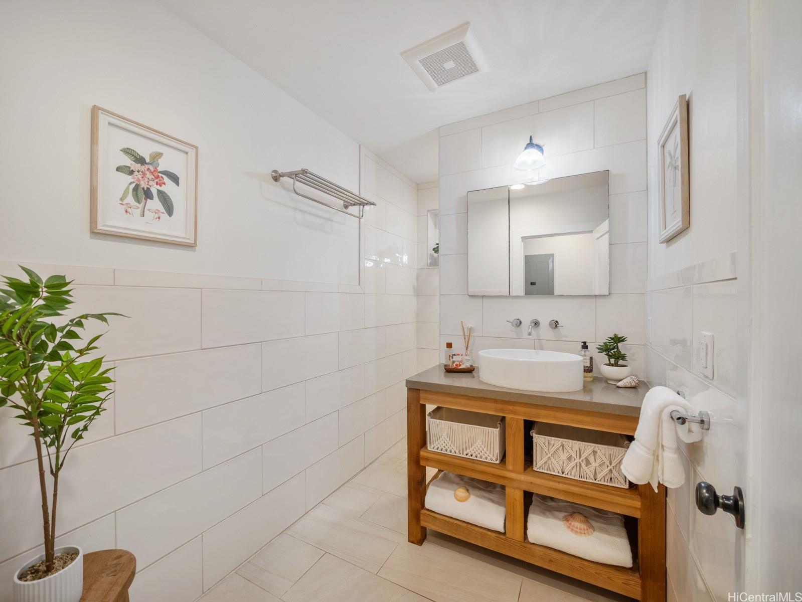 244 Awakea Road Kailua, HI 96734 - Photo 10 of 25 1st Bath