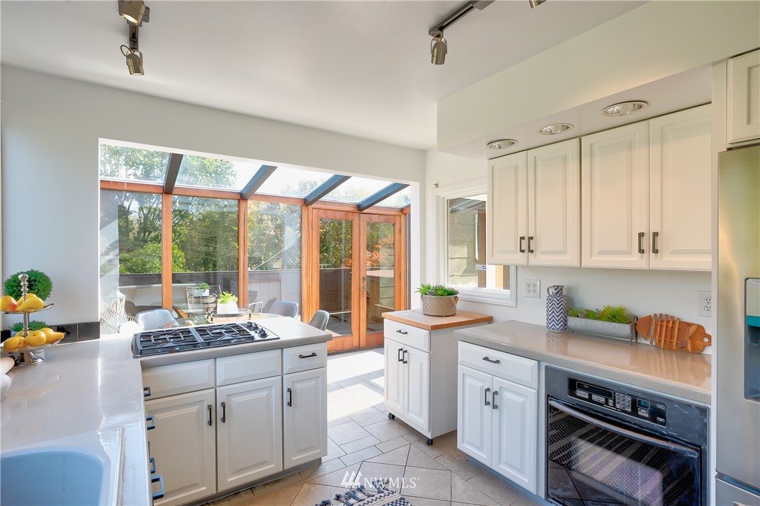 406 Raye Street Seattle, WA 98109 - Photo 15 of 37 Gallery Image 15
