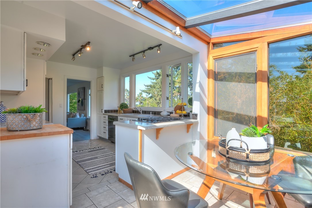 406 Raye Street Seattle, WA 98109 - Photo 16 of 37 Gallery Image 16