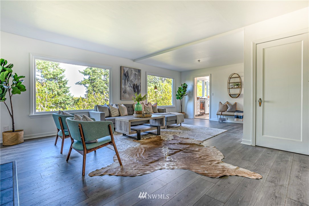 406 Raye Street Seattle, WA 98109 - Photo 3 of 37 Gallery Image 3