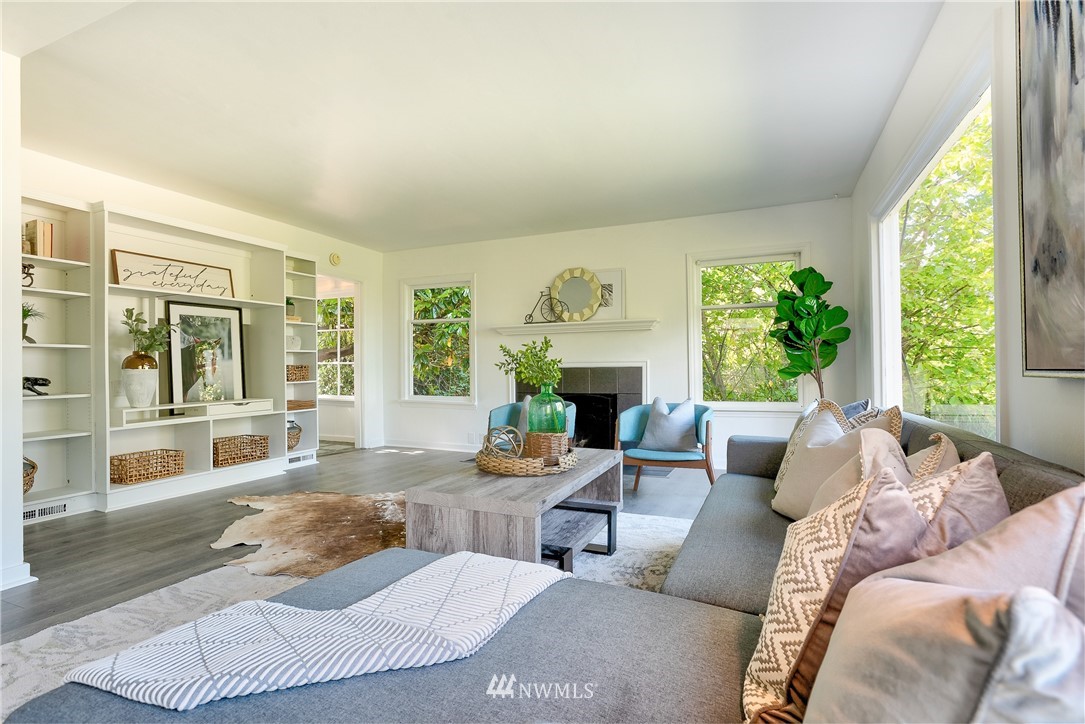 406 Raye Street Seattle, WA 98109 - Photo 5 of 37 Gallery Image 5