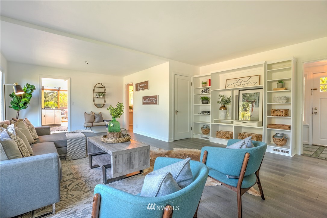 406 Raye Street Seattle, WA 98109 - Photo 6 of 37 Gallery Image 6