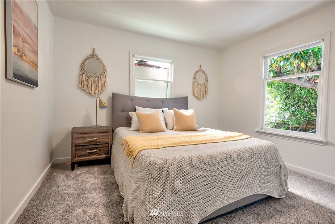 406 Raye Street Seattle, WA 98109 - Photo 7 of 37 Gallery Image 7