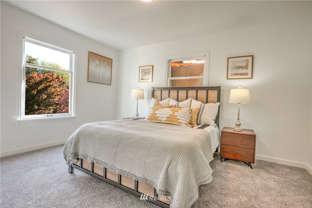 406 Raye Street Seattle, WA 98109 - Photo 9 of 37 Gallery Image 9