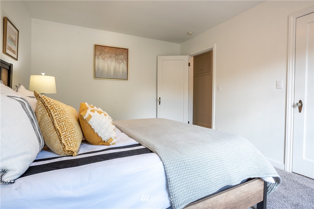 406 Raye Street Seattle, WA 98109 - Photo 10 of 37 Gallery Image 10