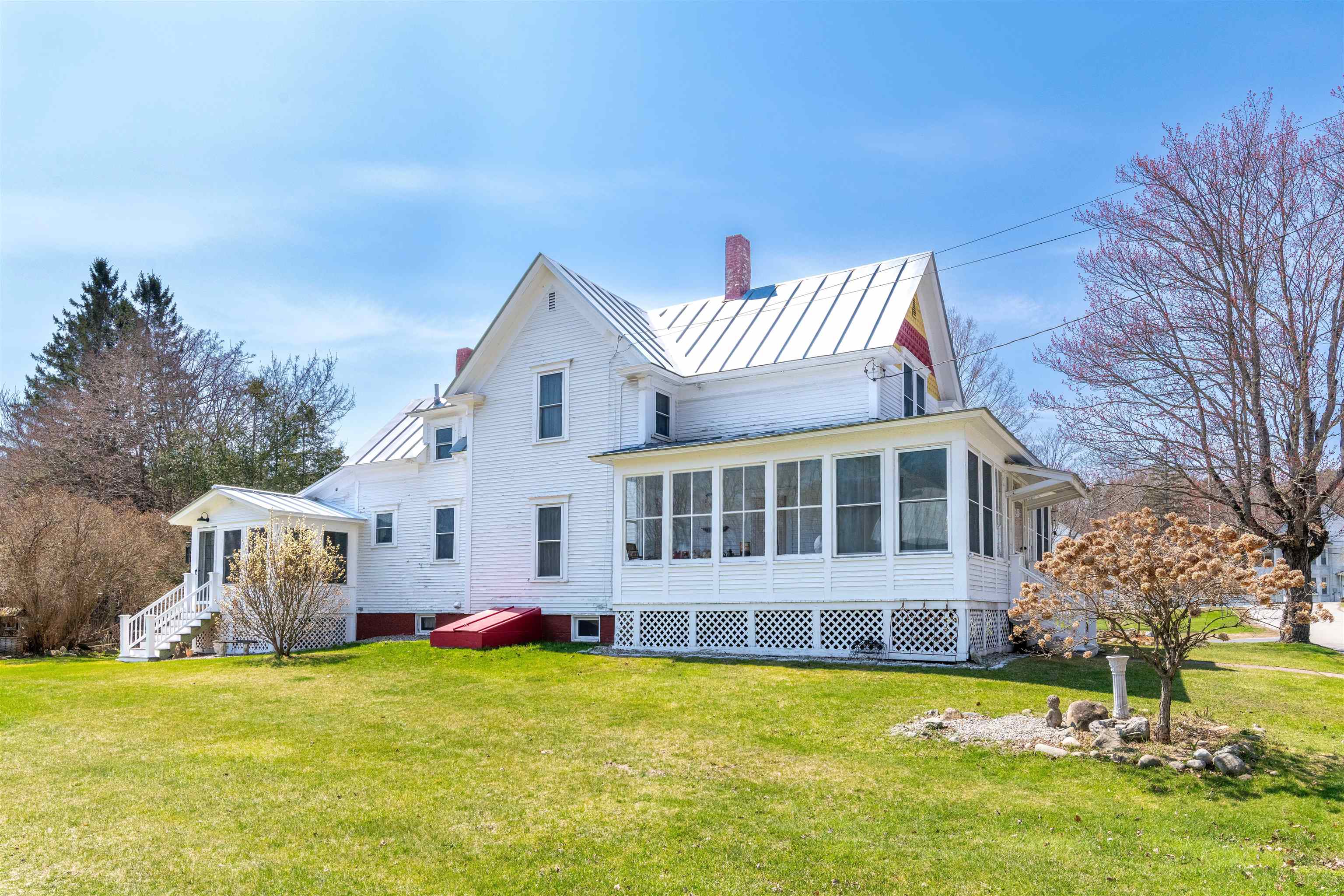 5 Maple Street Wells River, VT 05081 - Photo 4 of 39