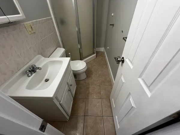 $5,250 | 158 Holland Street, Unit 1, Somerville, MA 02144