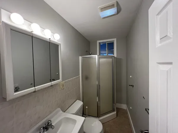 $5,250 | 158 Holland Street, Unit 1, Somerville, MA 02144