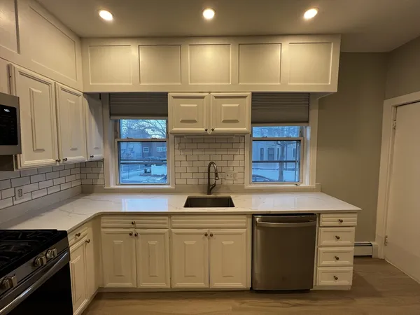 $5,250 | 158 Holland Street, Unit 1, Somerville, MA 02144