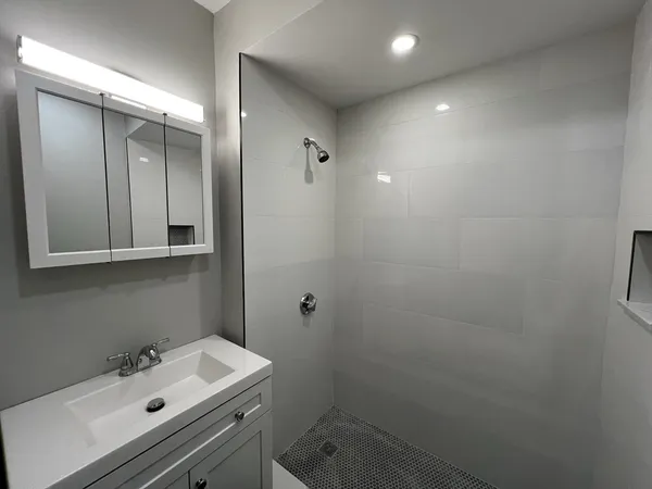 $5,250 | 158 Holland Street, Unit 1, Somerville, MA 02144