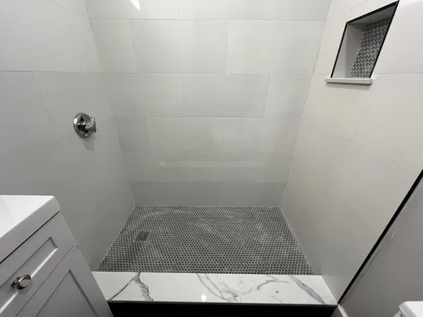 $5,250 | 158 Holland Street, Unit 1, Somerville, MA 02144