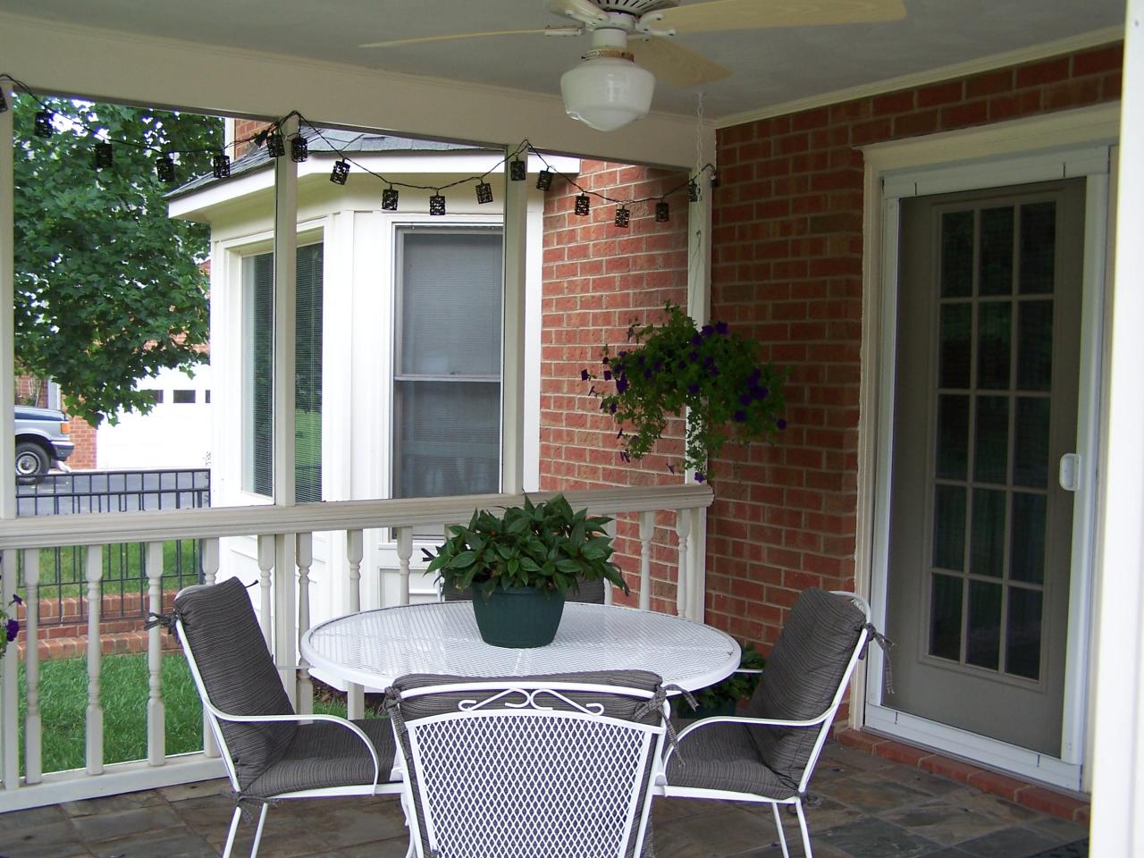 316 Winesap Road Roanoke, VA 24019 - Photo 2 of 26 Screened-In Porch
