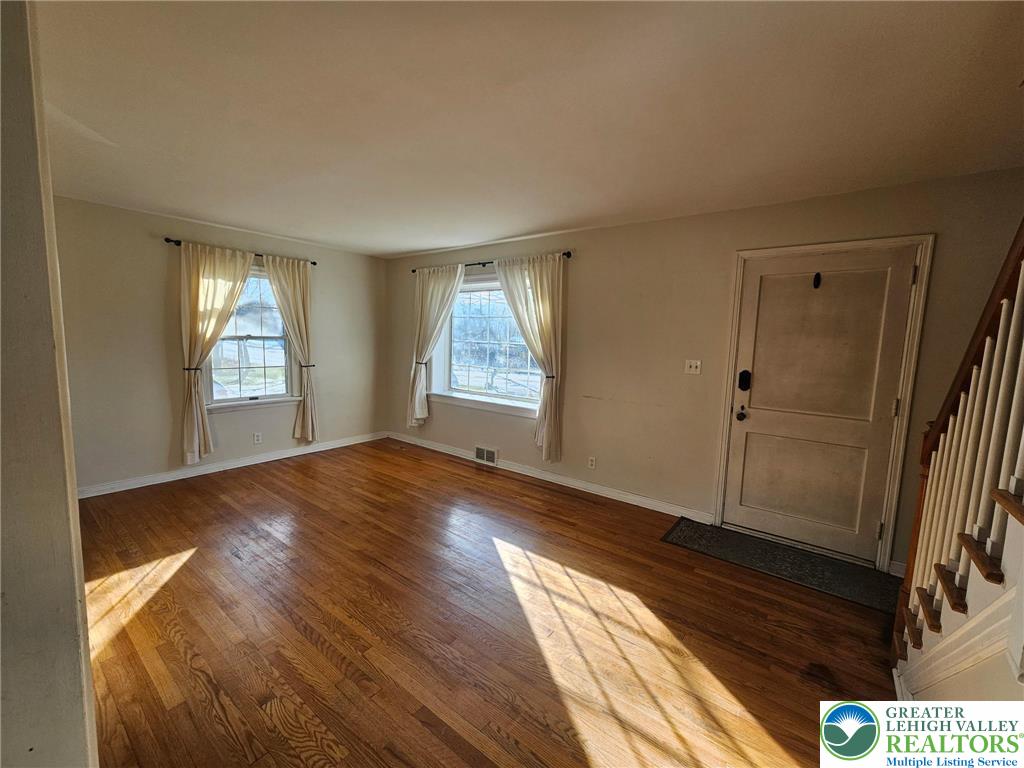 2218 Center Street Bethlehem, PA 18017 - Photo 6 of 38 Living Room