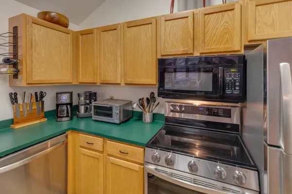 $775,000 | 16 Hillside Circle, Unit 2, Lincoln, NH 03251