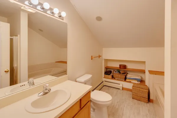 $775,000 | 16 Hillside Circle, Unit 2, Lincoln, NH 03251