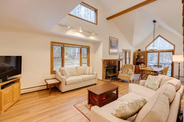 $775,000 | 16 Hillside Circle, Unit 2, Lincoln, NH 03251