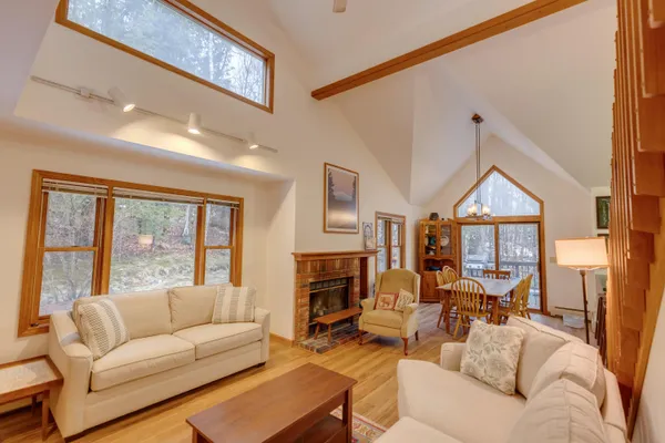 $775,000 | 16 Hillside Circle, Unit 2, Lincoln, NH 03251