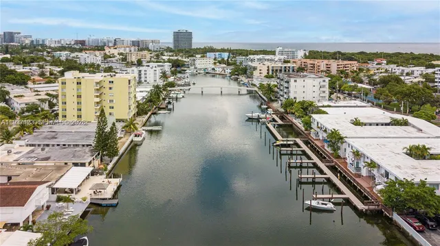 $2,450 | 7975 Crespi Boulevard, Unit 1, Miami Beach, FL 33141