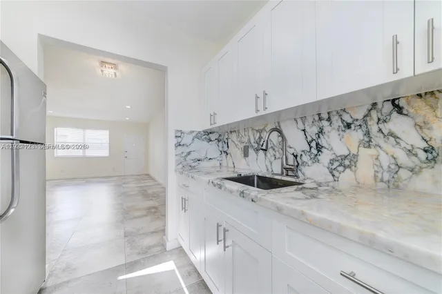 $2,450 | 7975 Crespi Boulevard, Unit 1, Miami Beach, FL 33141