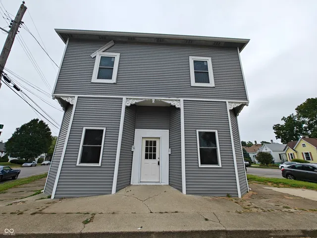$595 | 116.5 Montgomery Street, Shelbyville, IN 46176