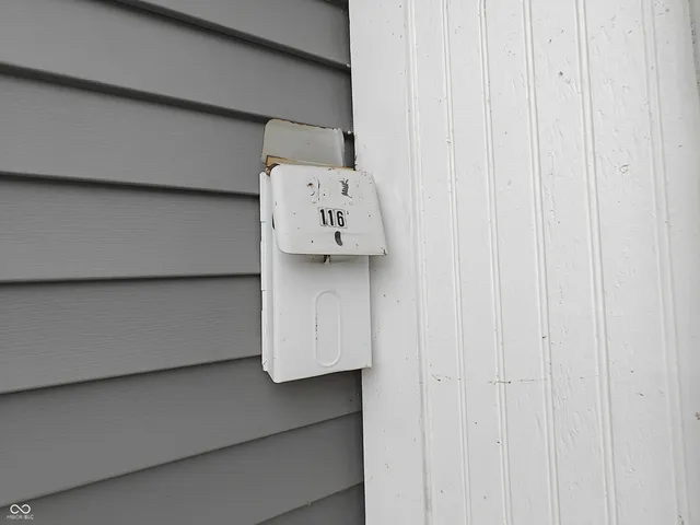 $595 | 116.5 Montgomery Street, Shelbyville, IN 46176