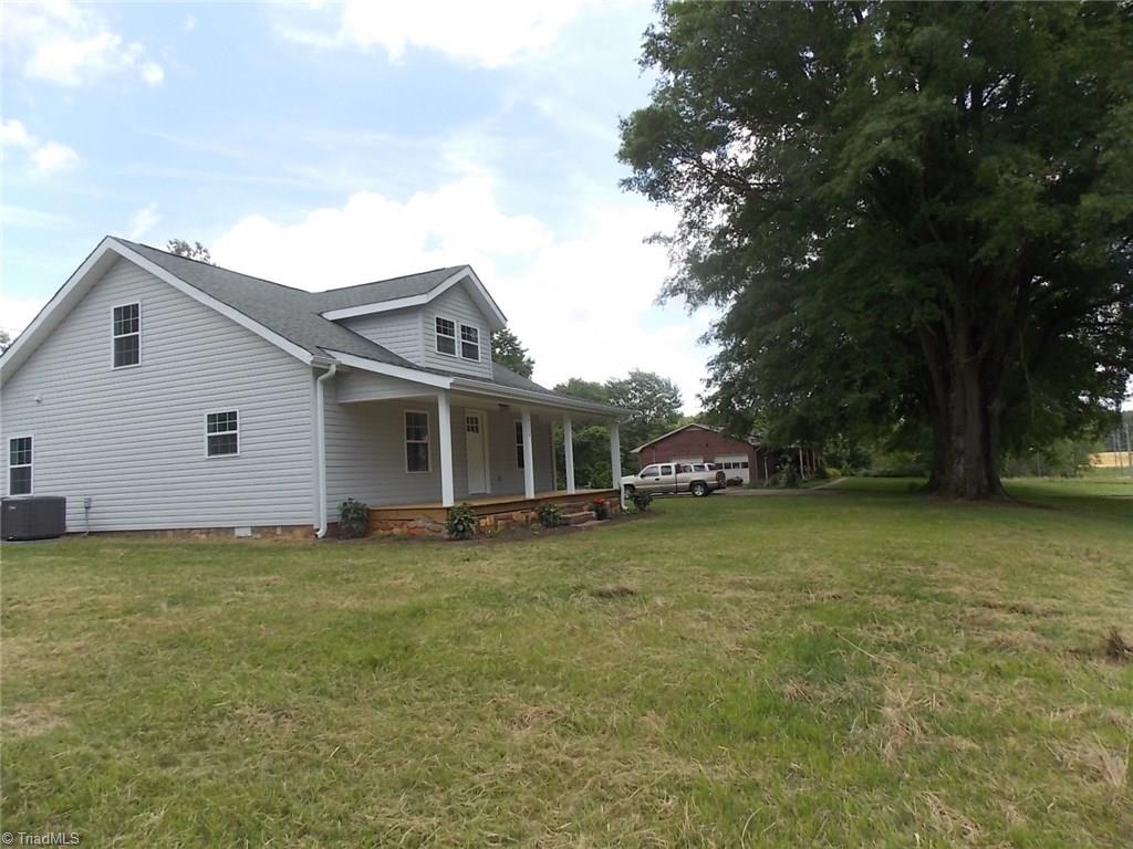 4224 Forbush Road East Bend, NC 27018 - Photo 4 of 24 Gallery Image 4