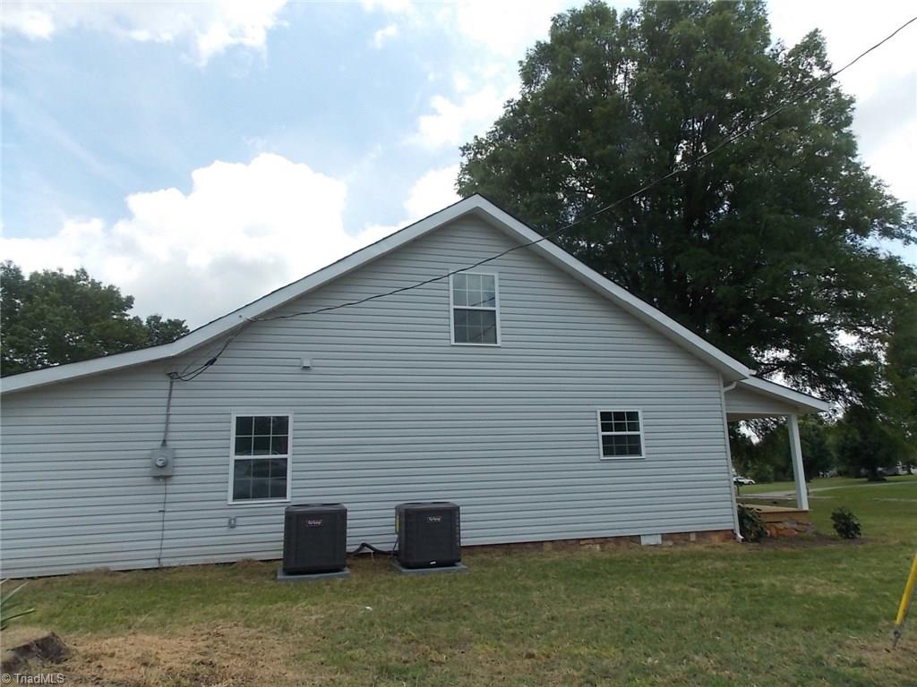 4224 Forbush Road East Bend, NC 27018 - Photo 5 of 24 Gallery Image 5