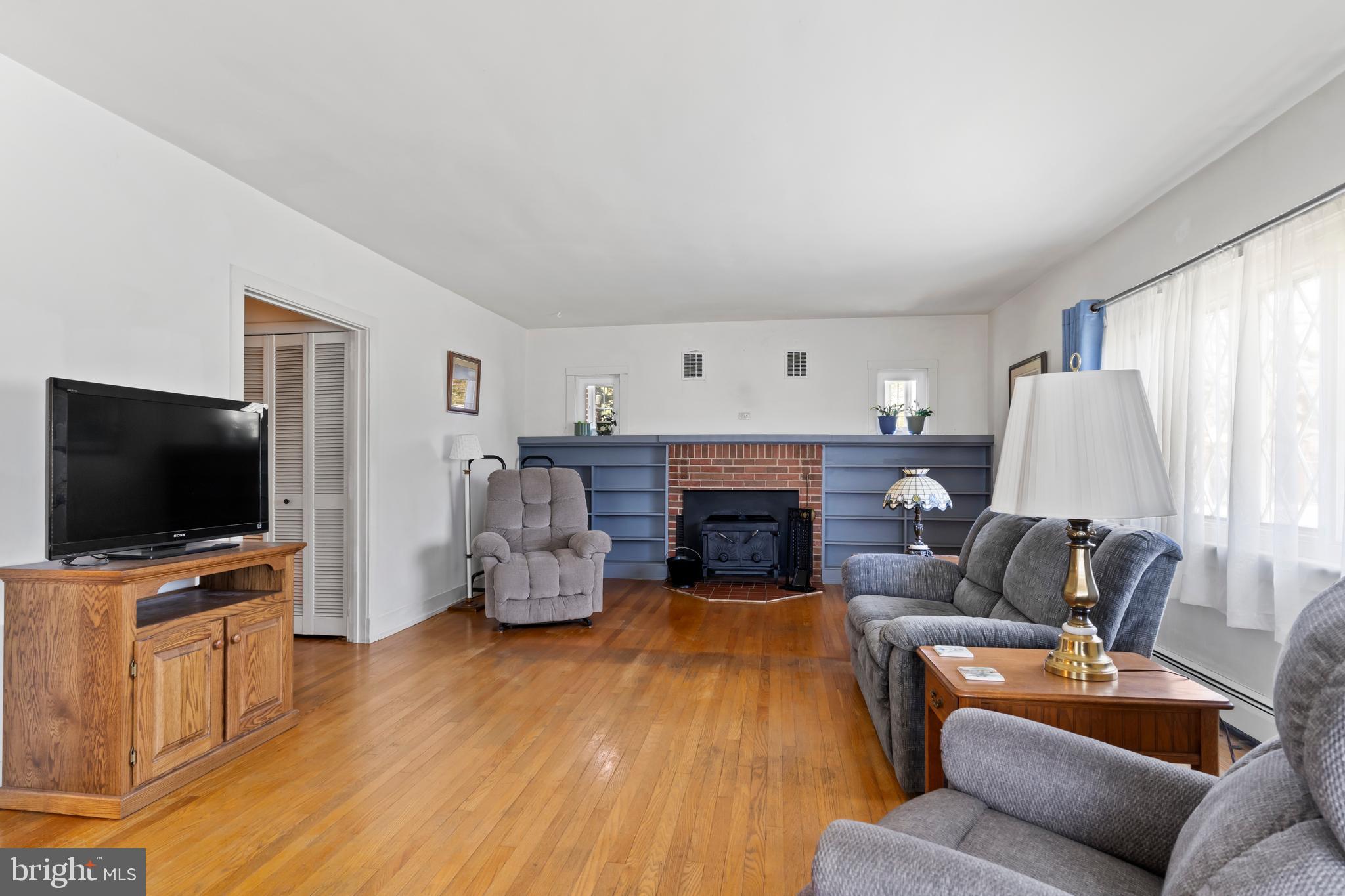206 East Main Street New Bloomfield, PA 17068 - Photo 2 of 38 Very spacious living room