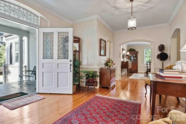 $975,000 | 842 North Center Street, Hickory, NC 28601