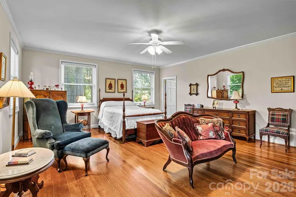 $975,000 | 842 North Center Street, Hickory, NC 28601