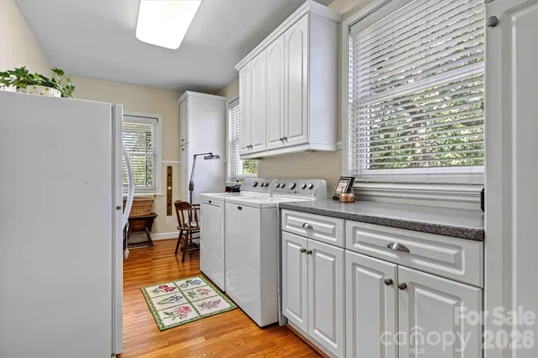 $975,000 | 842 North Center Street, Hickory, NC 28601
