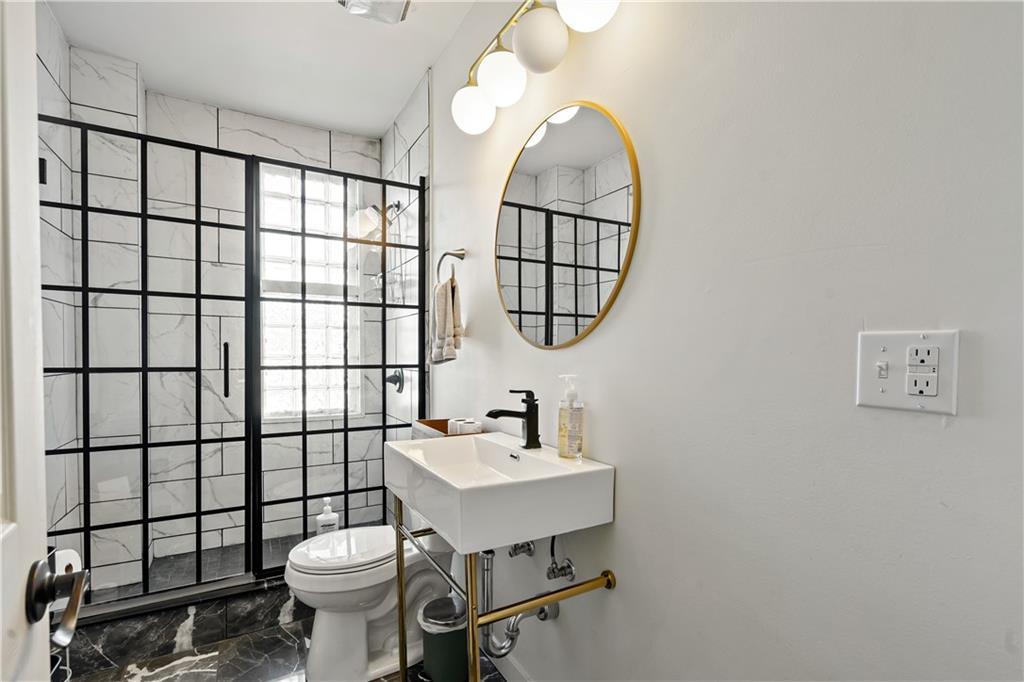 5241 Kent Way Pittsburgh, PA 15201 - Photo 13 of 25