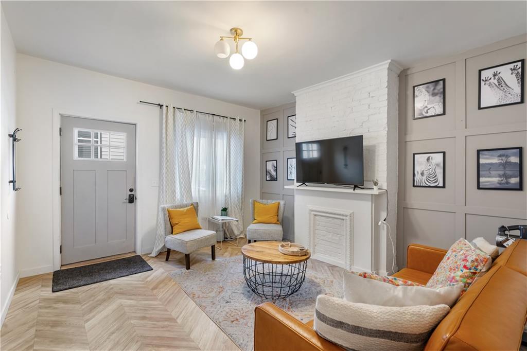 5241 Kent Way Pittsburgh, PA 15201 - Photo 3 of 25